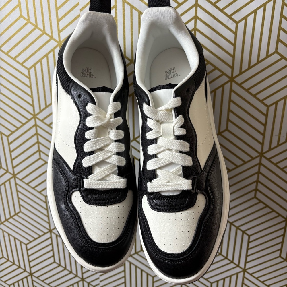 Women's Two-Tone Black and White Leather Sneakers